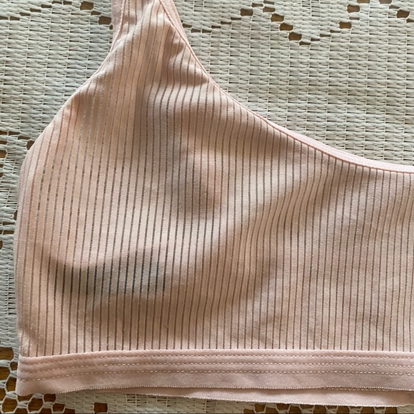 Summersalt • The Feel Free Adjustable Bralette in Quartz - Picture 3 of 8